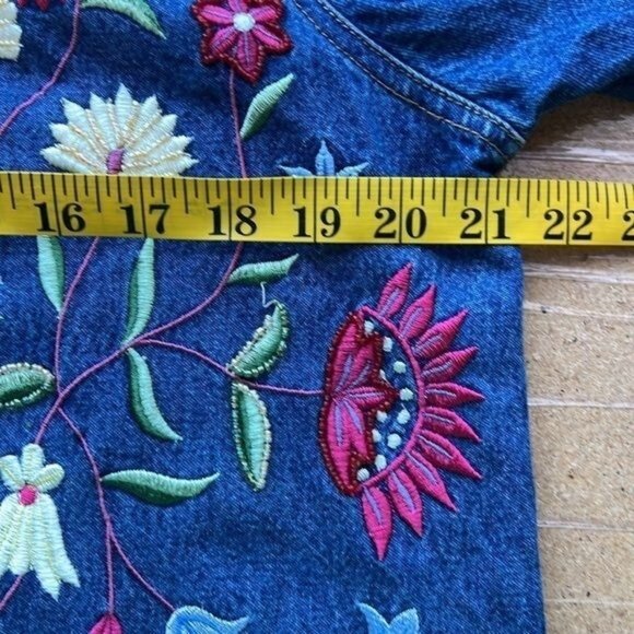 The Quacker Factory Embroidered Denim Jacket Floral & Butterfly Design Size M - Picture 12 of 14